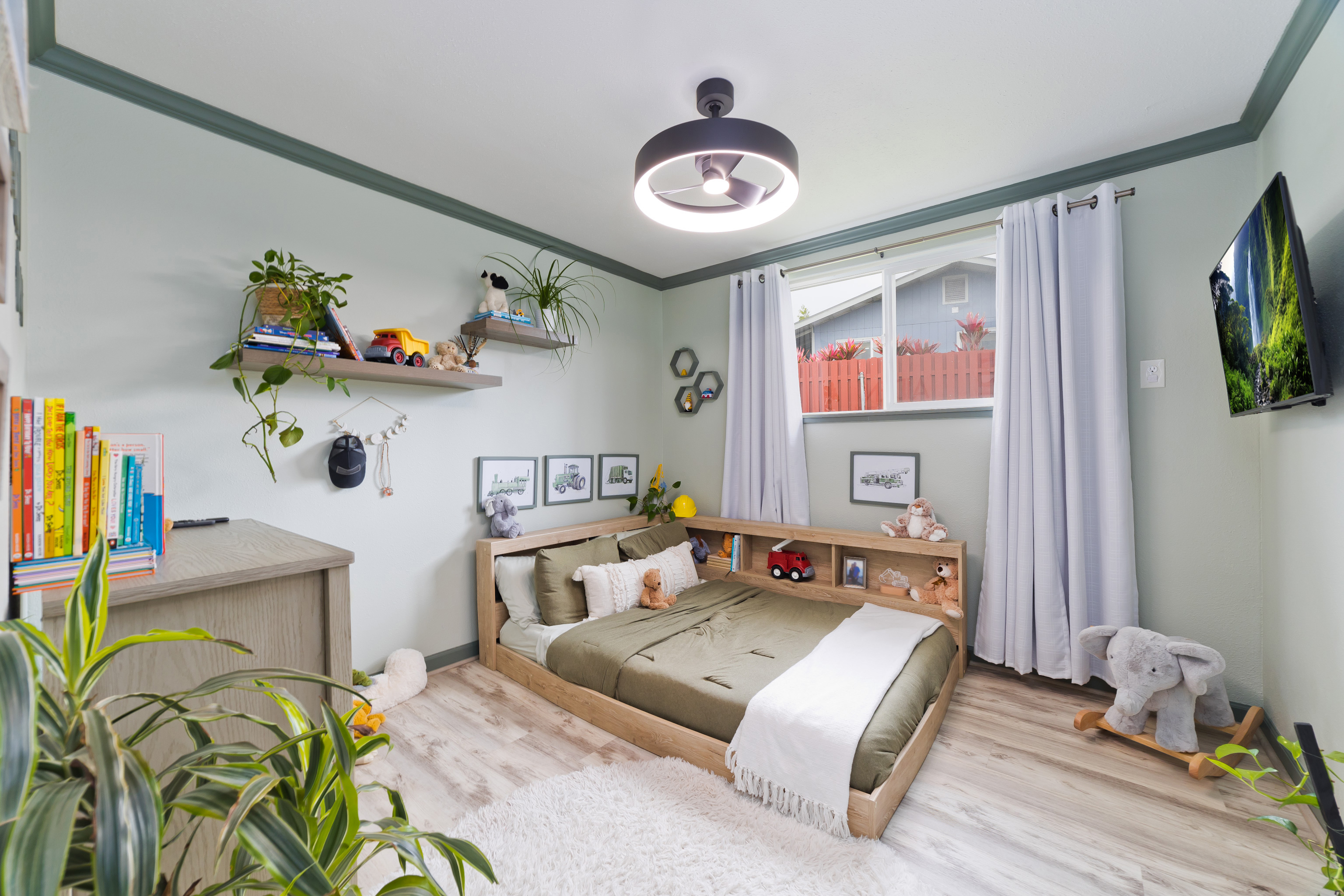 64-5246 Puu Nani Drive Kamuela, HI 96743 - Photo 11 of 25 a living room with furniture and a flat screen tv