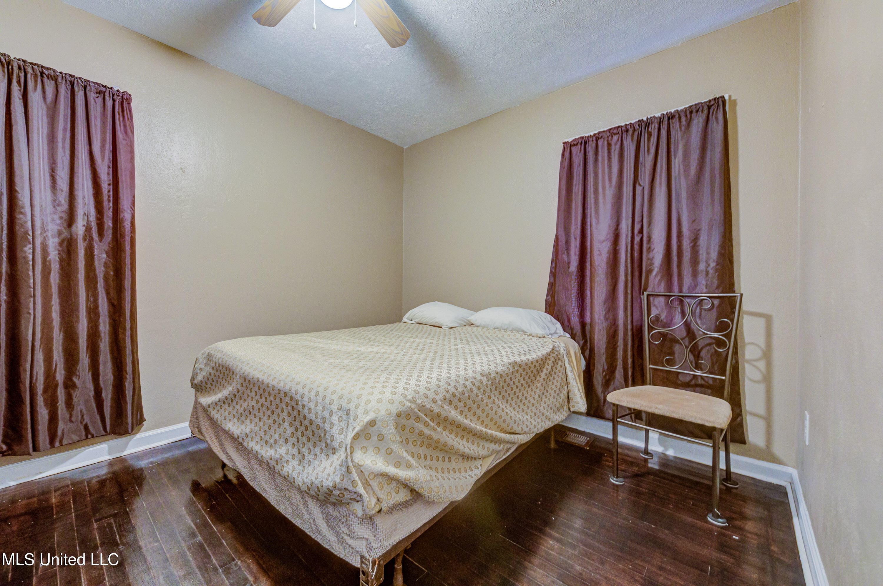 123 Bering Street Vicksburg, MS 39180 - Photo 4 of 7 Second Bedroom