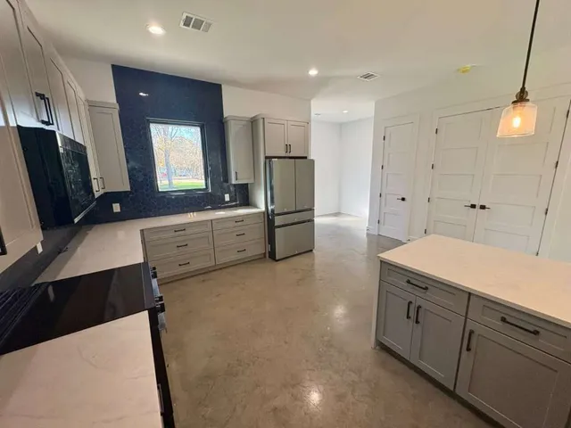 $3,295 | 10209 Gail Road, Austin, TX 78748