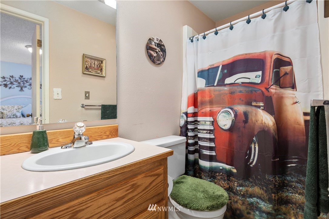 495 East Hemmi Road Lynden, WA 98264 - Photo 17 of 29 Gallery Image 17