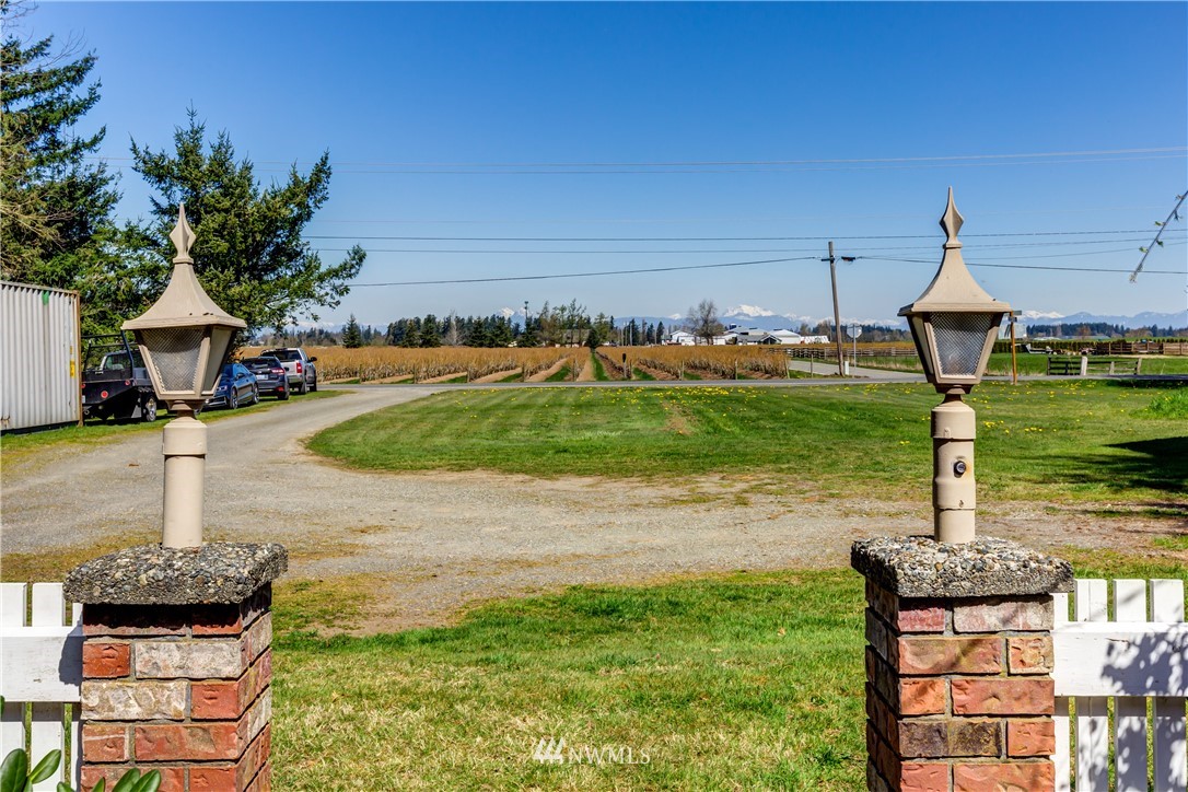 495 East Hemmi Road Lynden, WA 98264 - Photo 5 of 29 Gallery Image 5