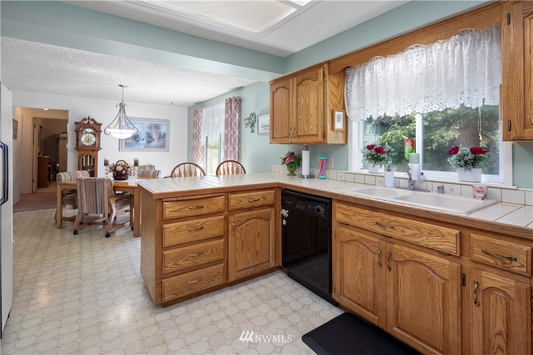 495 East Hemmi Road Lynden, WA 98264 - Photo 8 of 29 Gallery Image 8