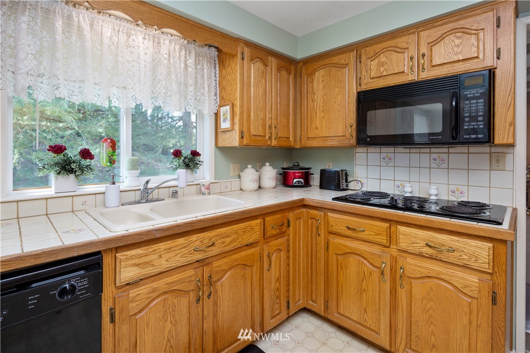 495 East Hemmi Road Lynden, WA 98264 - Photo 9 of 29 Gallery Image 9