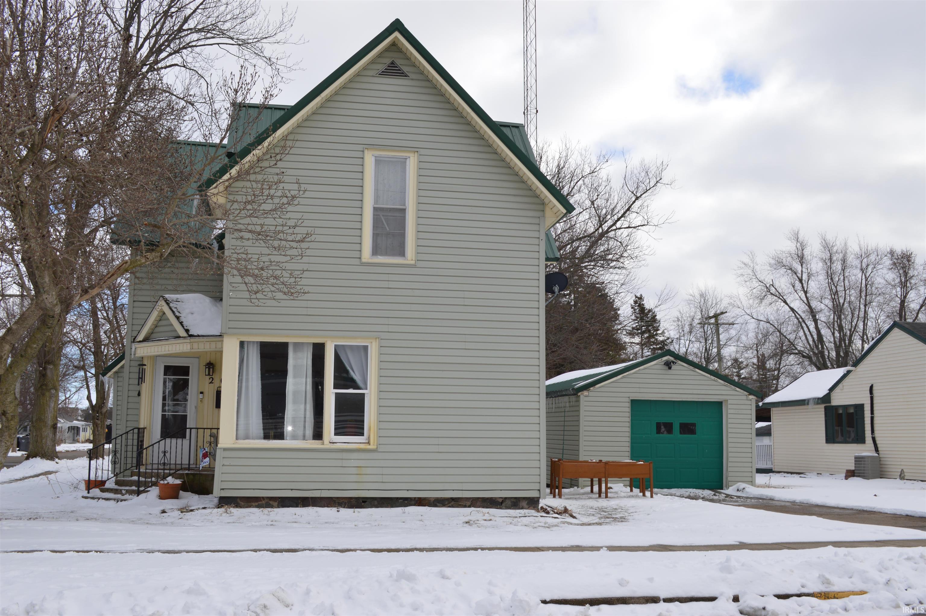 209 North Lake Street Syracuse, IN 46567 - Photo 1 of 18