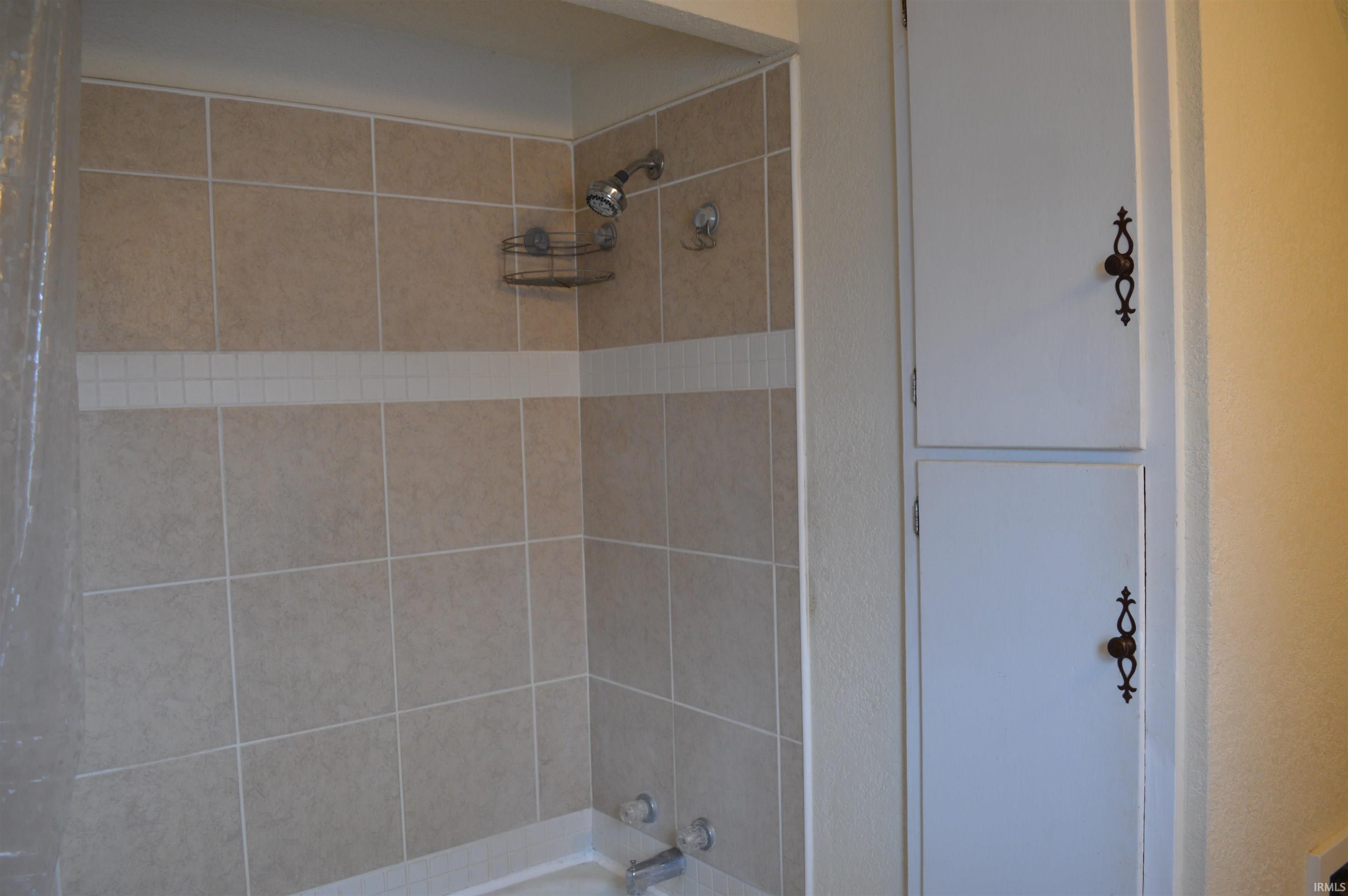 209 North Lake Street Syracuse, IN 46567 - Photo 13 of 18