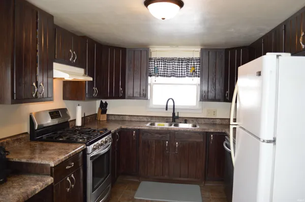 $184,900 | 209 North Lake Street, Syracuse, IN 46567