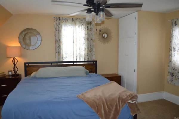 $184,900 | 209 North Lake Street, Syracuse, IN 46567