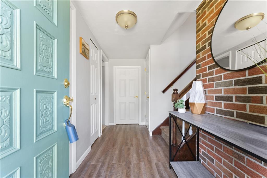 202 Lytton Road Coraopolis, PA 15108 - Photo 5 of 30 Gallery Image 5