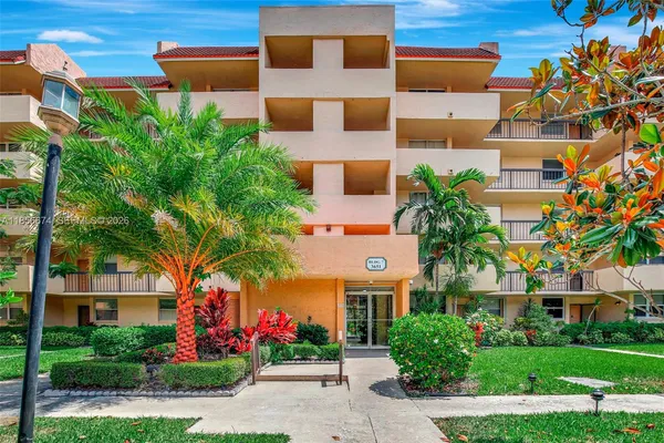 $2,000 | 3651 Environ Boulevard, Unit 256, Lauderhill, FL 33319