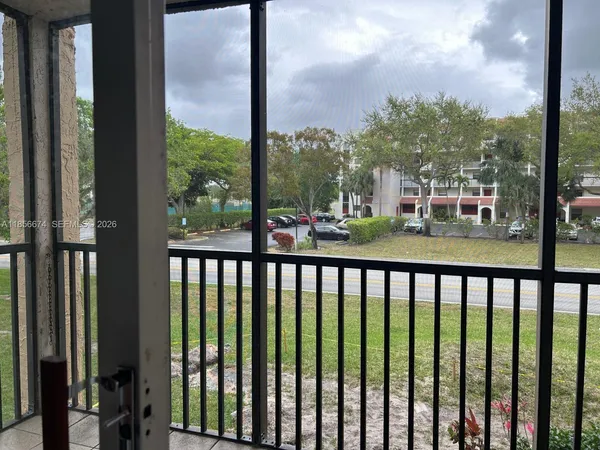 $2,000 | 3651 Environ Boulevard, Unit 256, Lauderhill, FL 33319