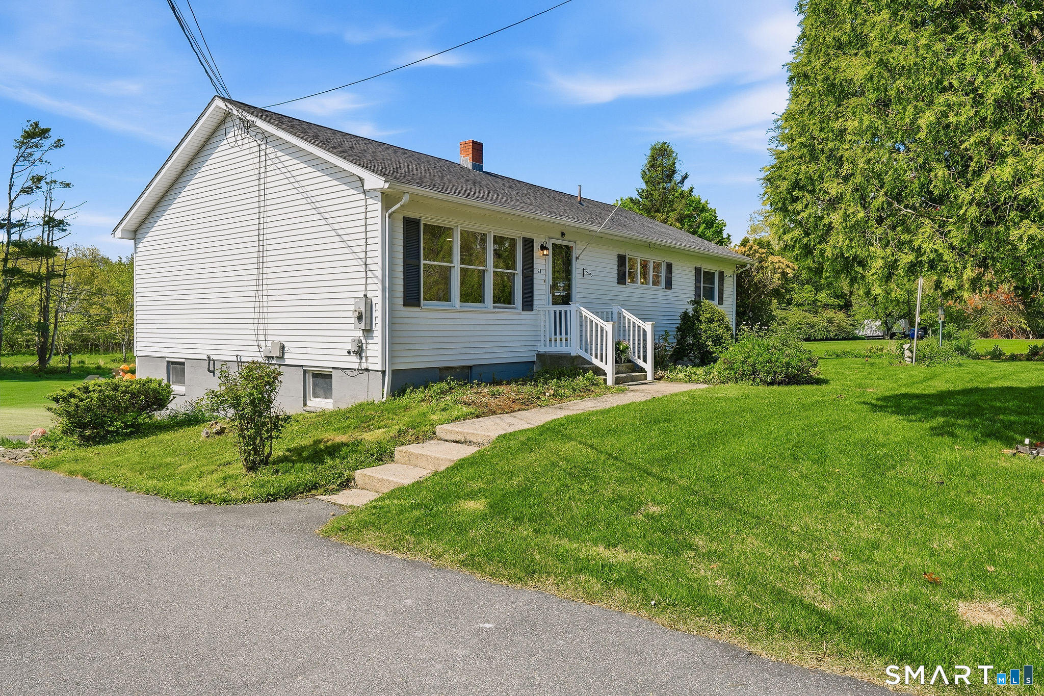 21 Tower Avenue Groton, CT 06340 - Photo 2 of 39