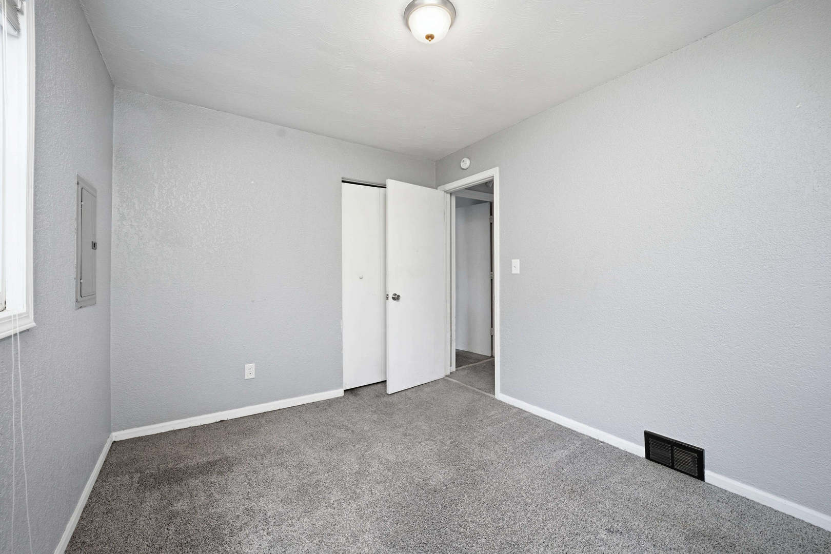 3128 Indian Road Davenport, IA 52802 - Photo 12 of 23 a view of an empty room