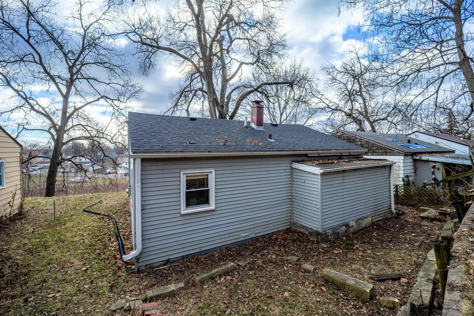 3128 Indian Road Davenport, IA 52802 - Photo 20 of 23 a view of backyard of house