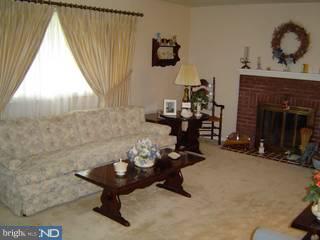11 Rockland Road Ewing, NJ 08638 - Photo 4 of 6
