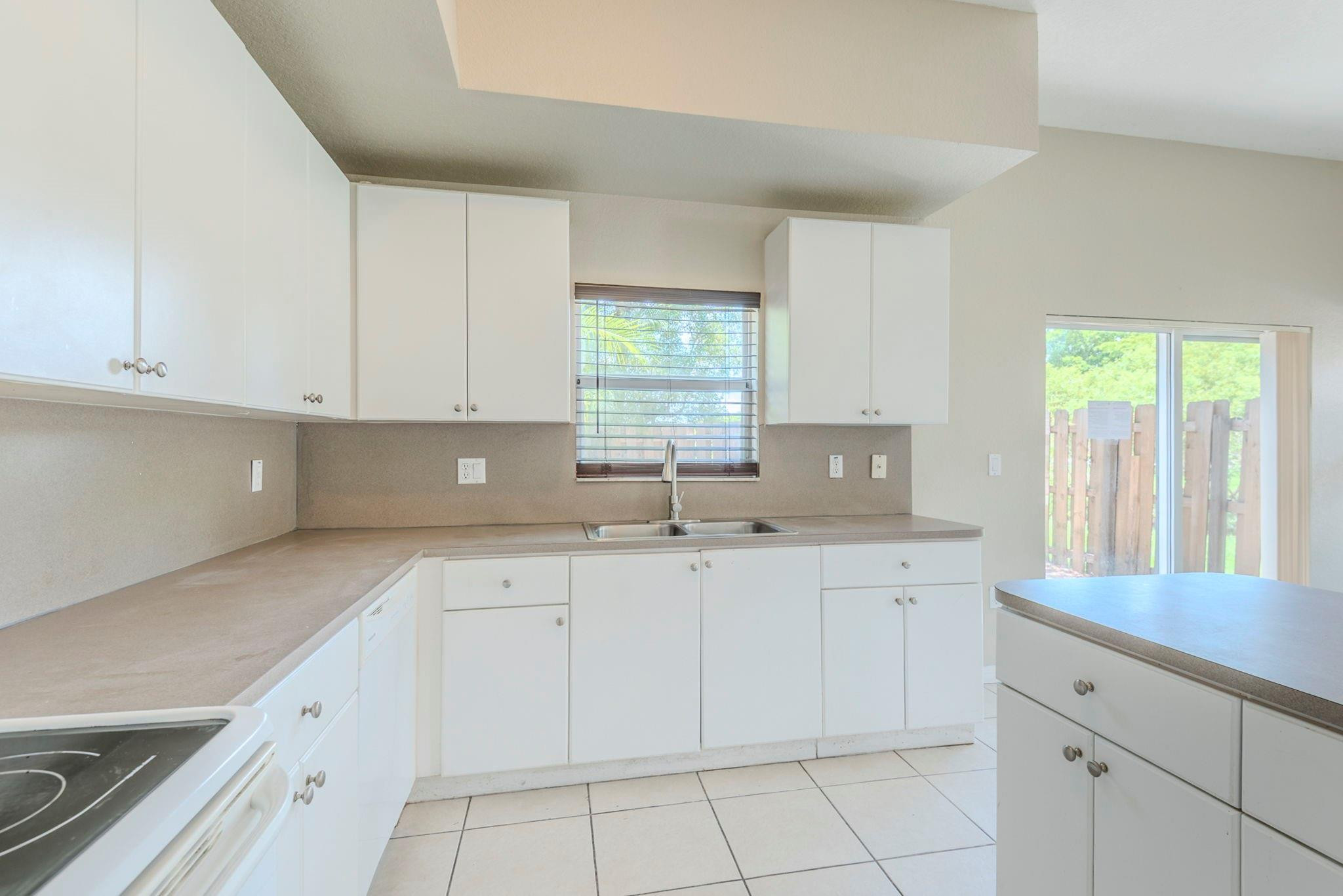 21926 Southwest 88th Path Cutler Bay, FL 33190 - Photo 11 of 42 Photo 11
