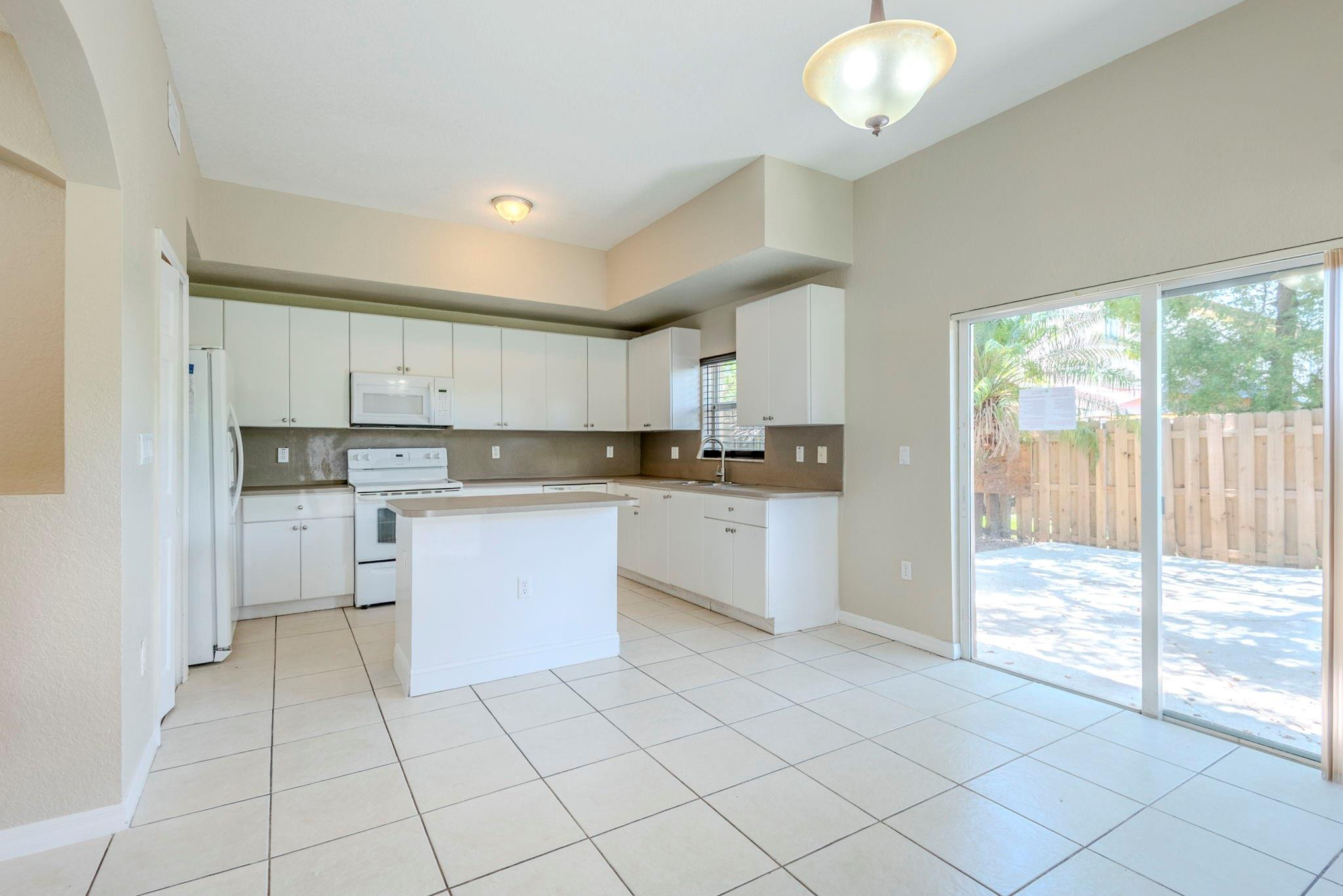 21926 Southwest 88th Path Cutler Bay, FL 33190 - Photo 5 of 42 Photo 5