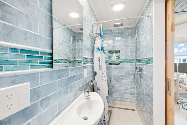 $989,000 | 3633 Blue Lagoon Street, Big Pine Key, FL 33043