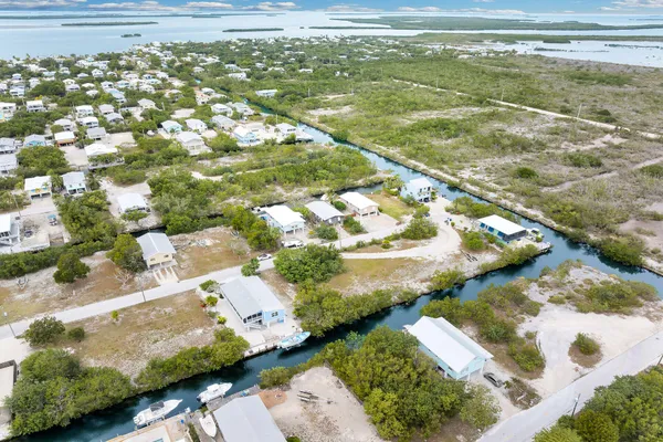 $989,000 | 3633 Blue Lagoon Street, Big Pine Key, FL 33043