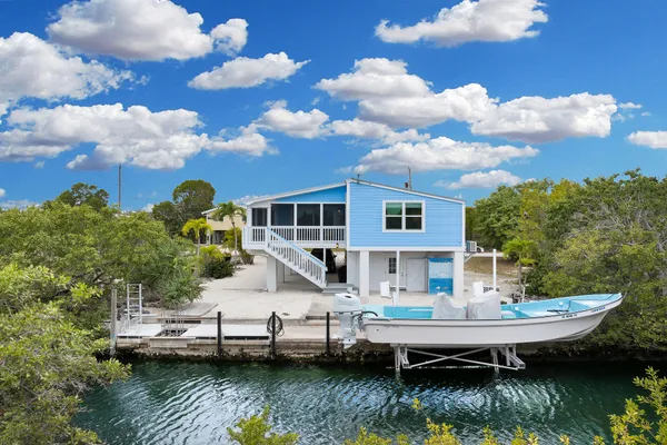 $989,000 | 3633 Blue Lagoon Street, Big Pine Key, FL 33043