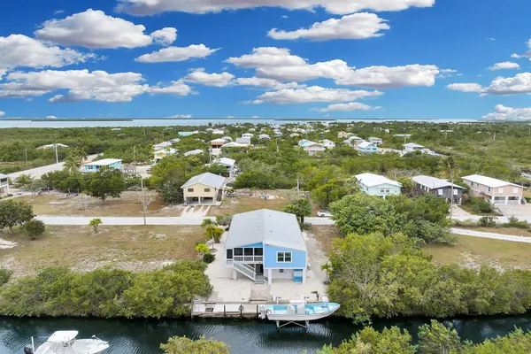 $989,000 | 3633 Blue Lagoon Street, Big Pine Key, FL 33043
