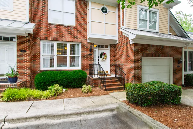 $2,300 | 222 Ashton Hall Lane, Raleigh, NC 27609