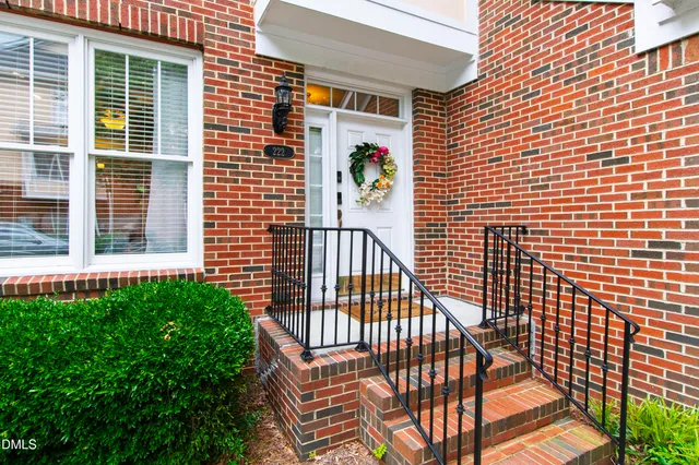 $2,300 | 222 Ashton Hall Lane, Raleigh, NC 27609