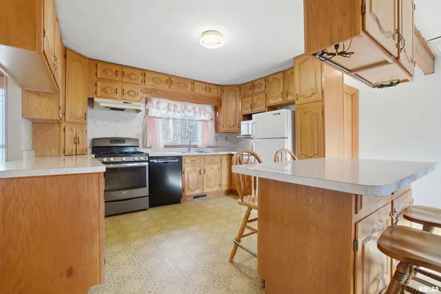 $299,900 | 209 East Alconbury Road, Metamora, IL 61548