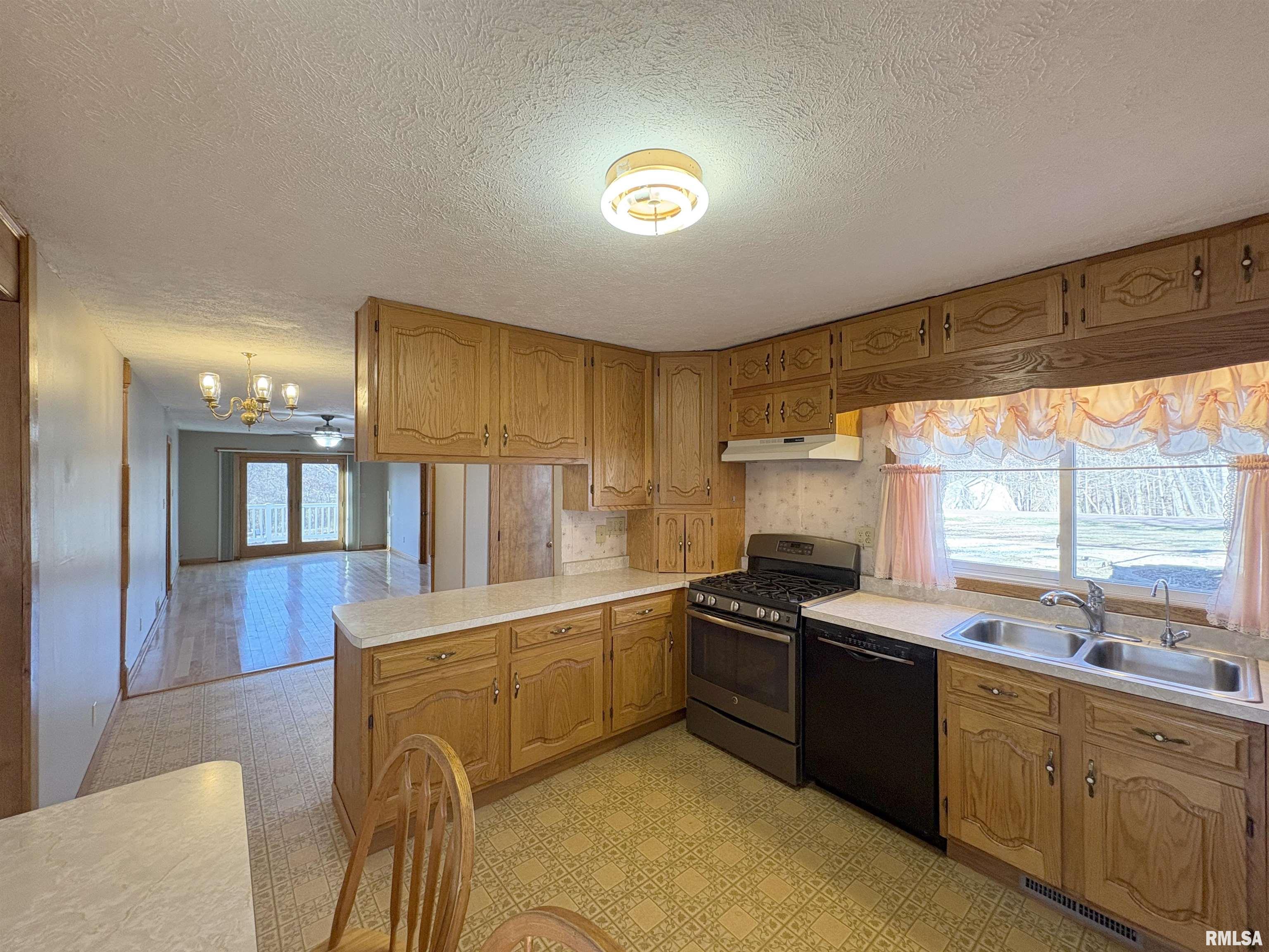 209 East Alconbury Road Metamora, IL 61548 - Photo 12 of 78