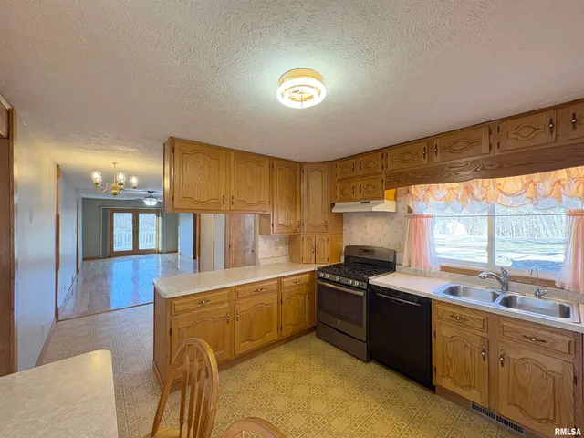 $299,900 | 209 East Alconbury Road, Metamora, IL 61548