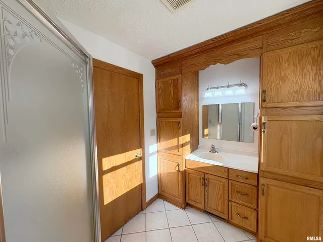 $299,900 | 209 East Alconbury Road, Metamora, IL 61548