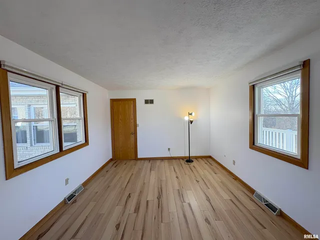 $299,900 | 209 East Alconbury Road, Metamora, IL 61548