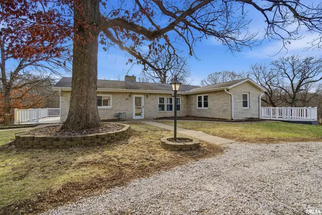 $299,900 | 209 East Alconbury Road, Metamora, IL 61548