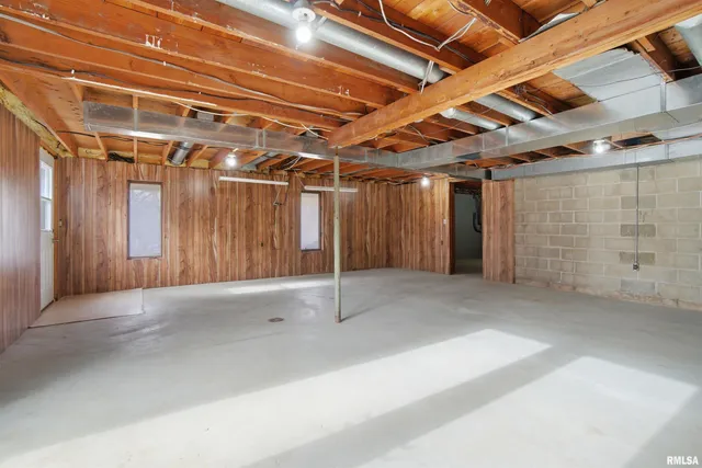 $299,900 | 209 East Alconbury Road, Metamora, IL 61548