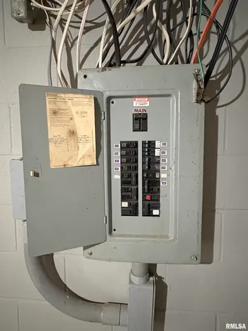 $299,900 | 209 East Alconbury Road, Metamora, IL 61548