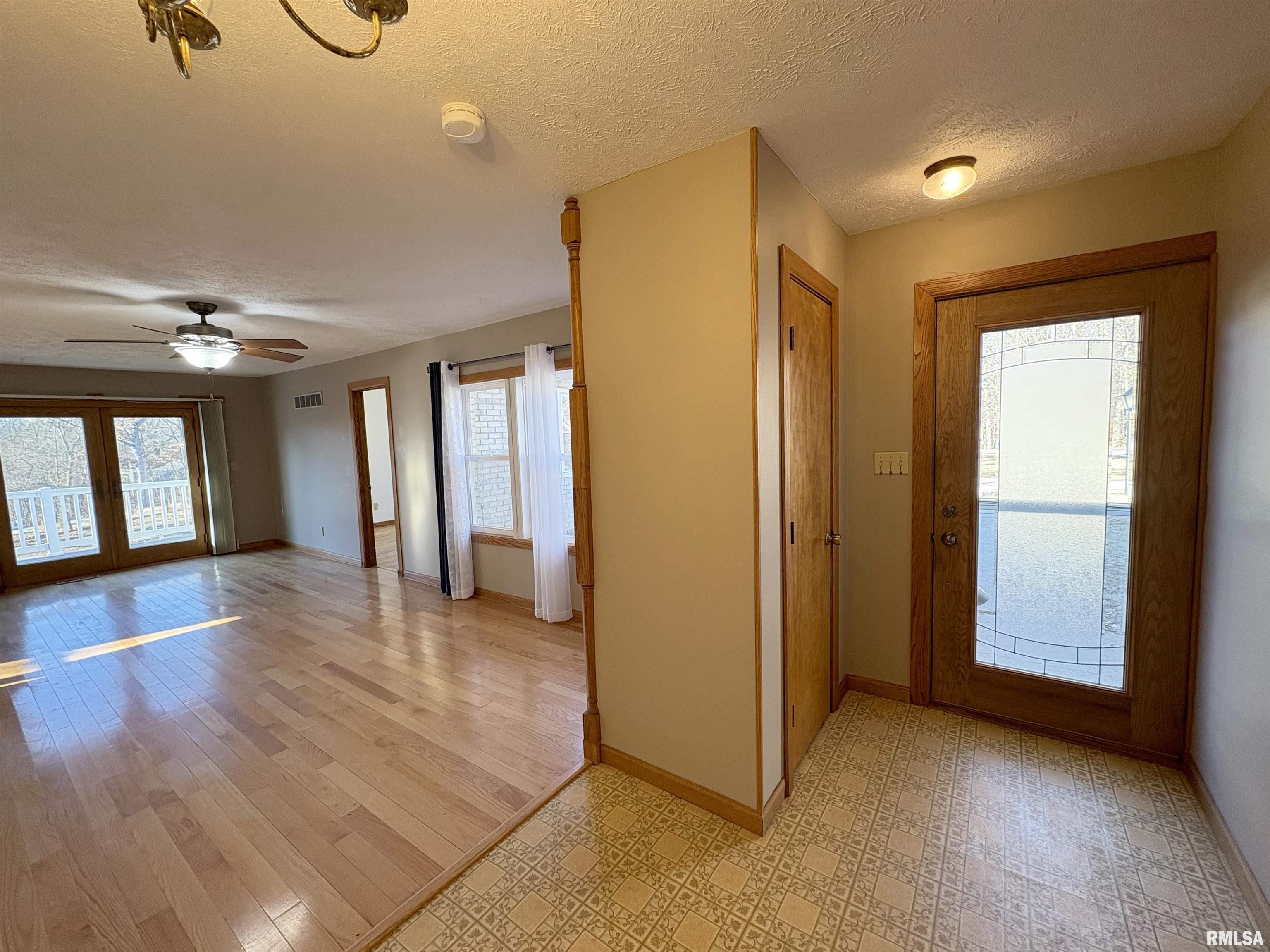 209 East Alconbury Road Metamora, IL 61548 - Photo 5 of 78