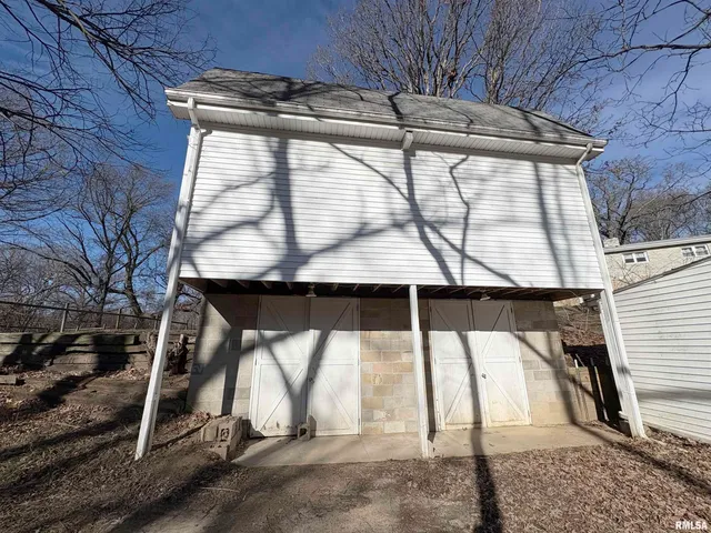 $299,900 | 209 East Alconbury Road, Metamora, IL 61548