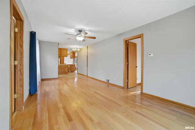 $299,900 | 209 East Alconbury Road, Metamora, IL 61548