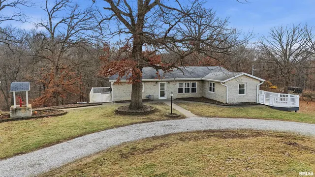 $299,900 | 209 East Alconbury Road, Metamora, IL 61548