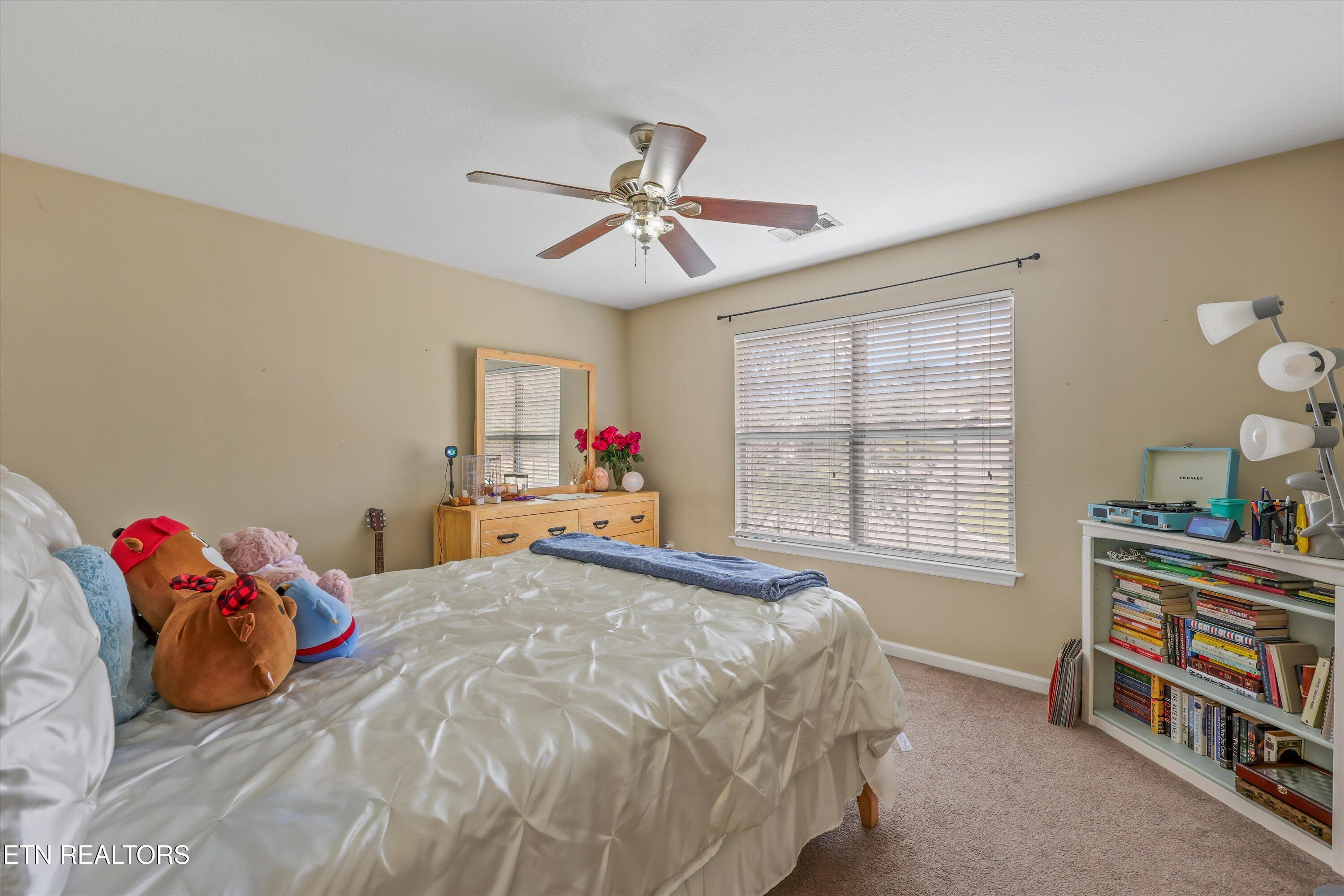 901 Heathgate Road Knoxville, TN 37922 - Photo 23 of 45 Bedroom 2