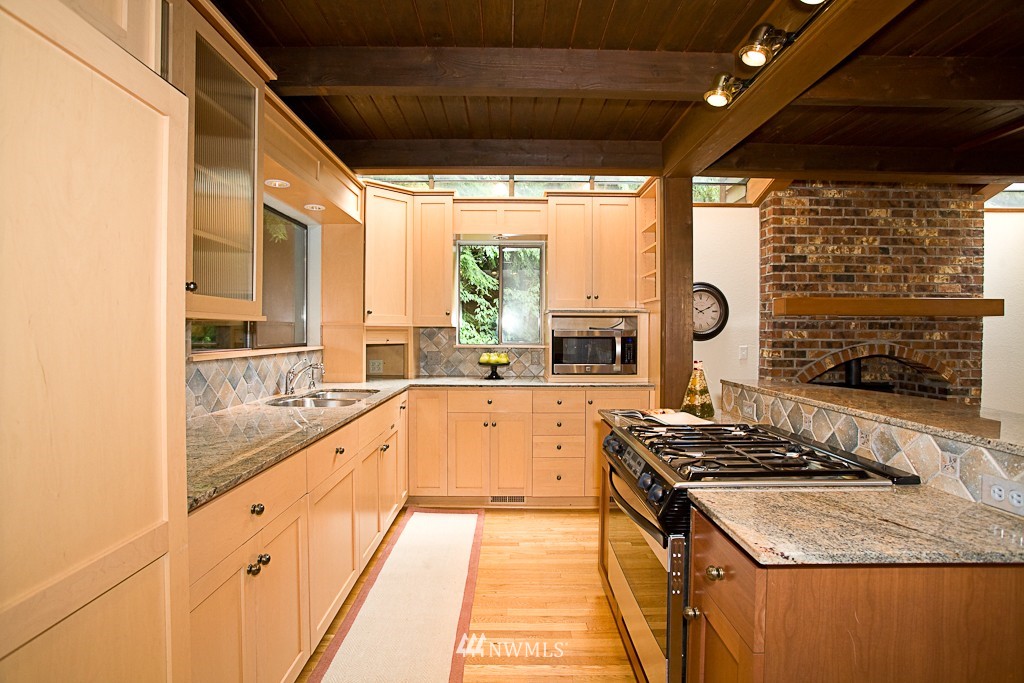 22118 4th Avenue Southeast Bothell, WA 98021 - Photo 4 of 25