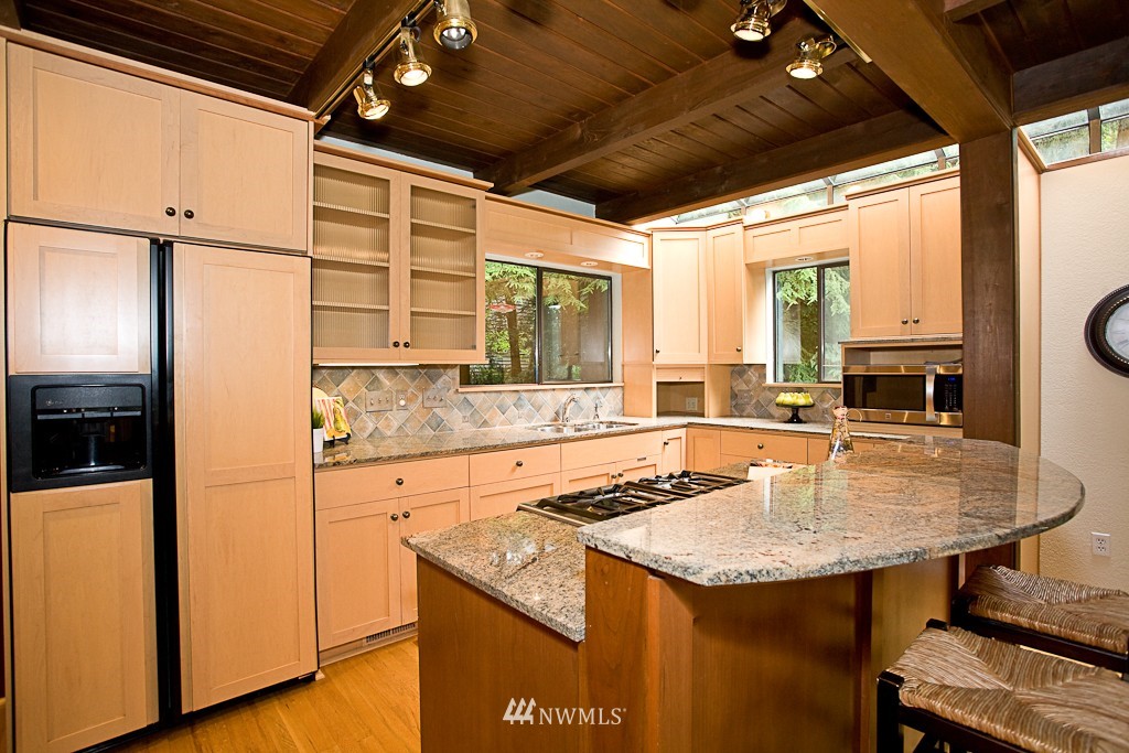 22118 4th Avenue Southeast Bothell, WA 98021 - Photo 5 of 25
