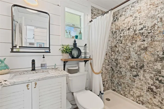 $1,500,000 | 2517 Avenue C, Bradenton Beach, FL 34217