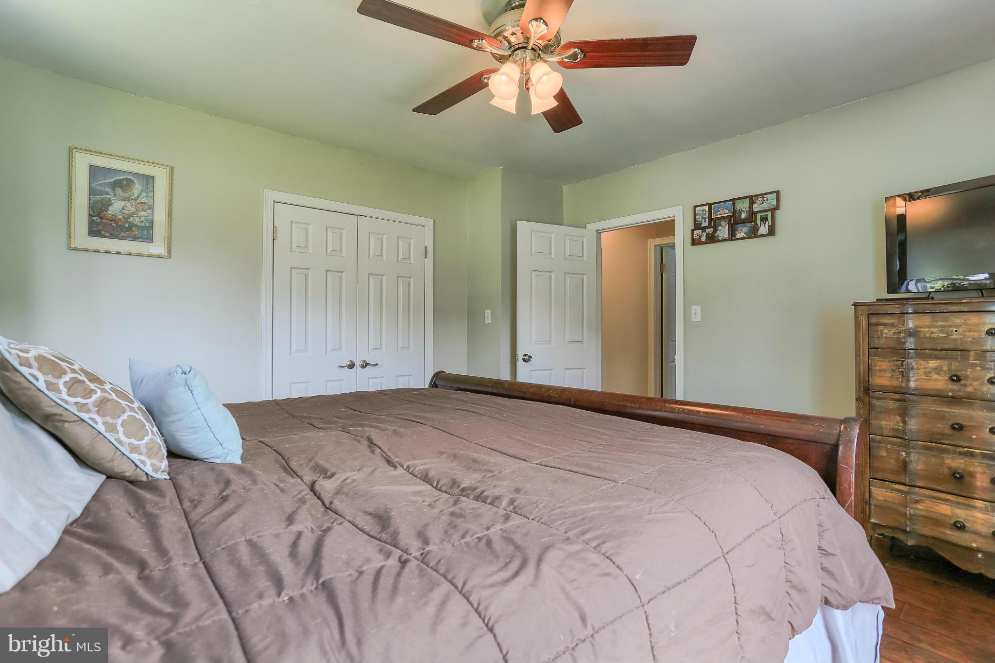 1043 Security Road Hagerstown, MD 21742 - Photo 19 of 29 Bedroom (Master)
