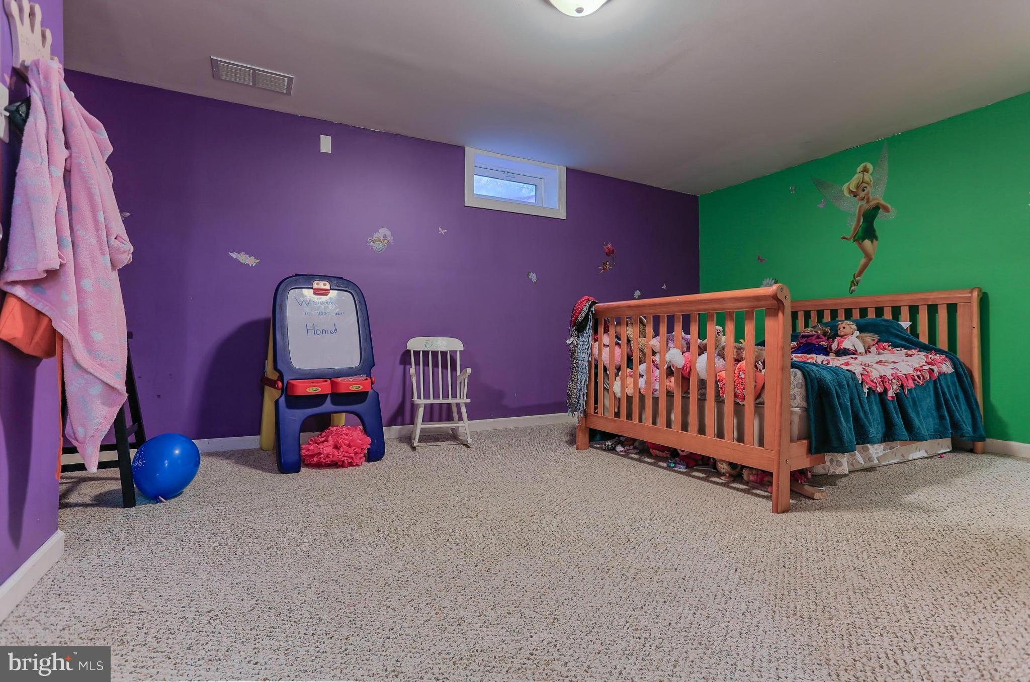 1043 Security Road Hagerstown, MD 21742 - Photo 22 of 29 Bedroom