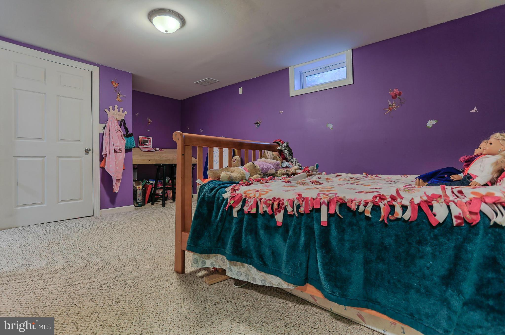 1043 Security Road Hagerstown, MD 21742 - Photo 23 of 29 Bedroom