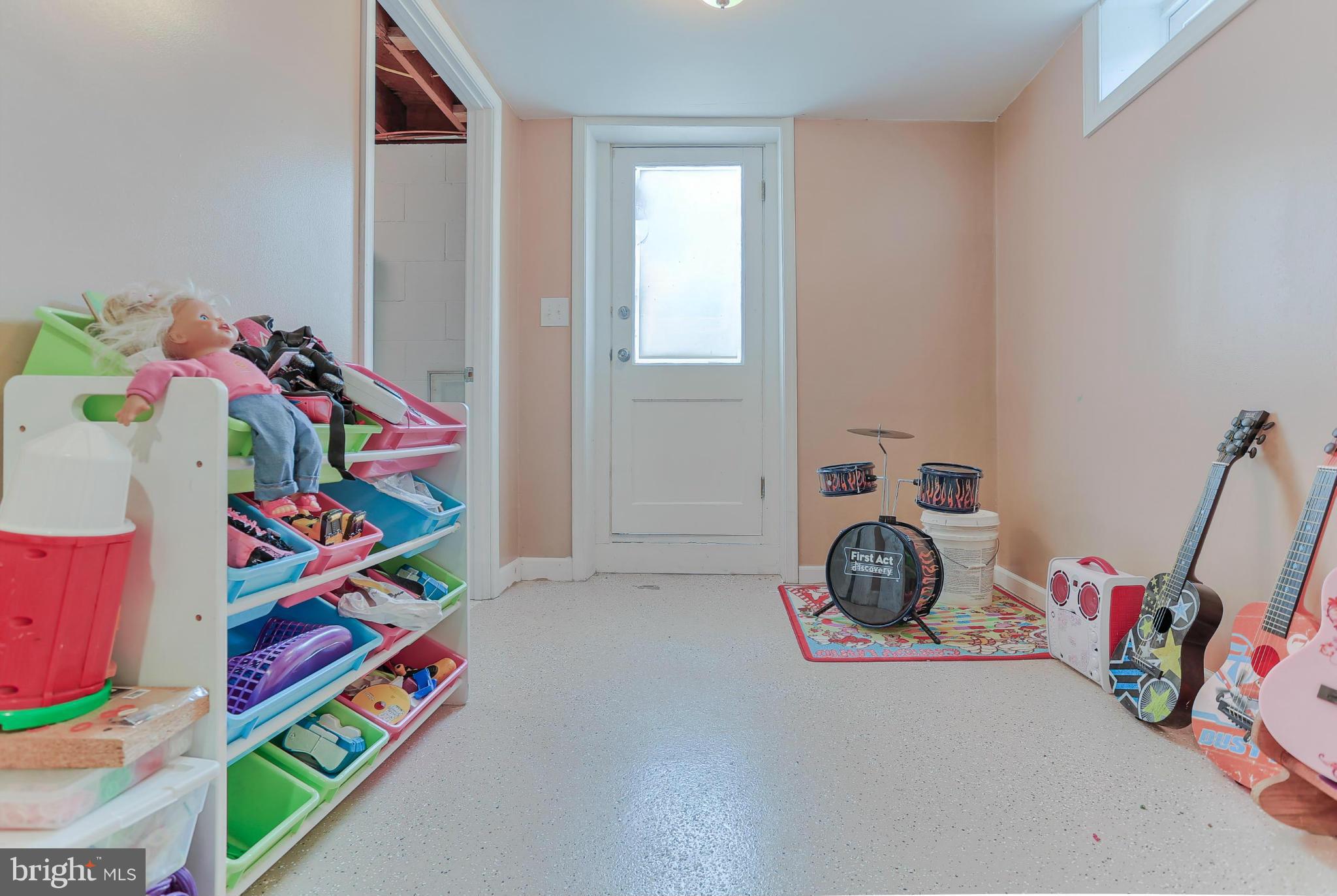 1043 Security Road Hagerstown, MD 21742 - Photo 26 of 29 Interior (General)