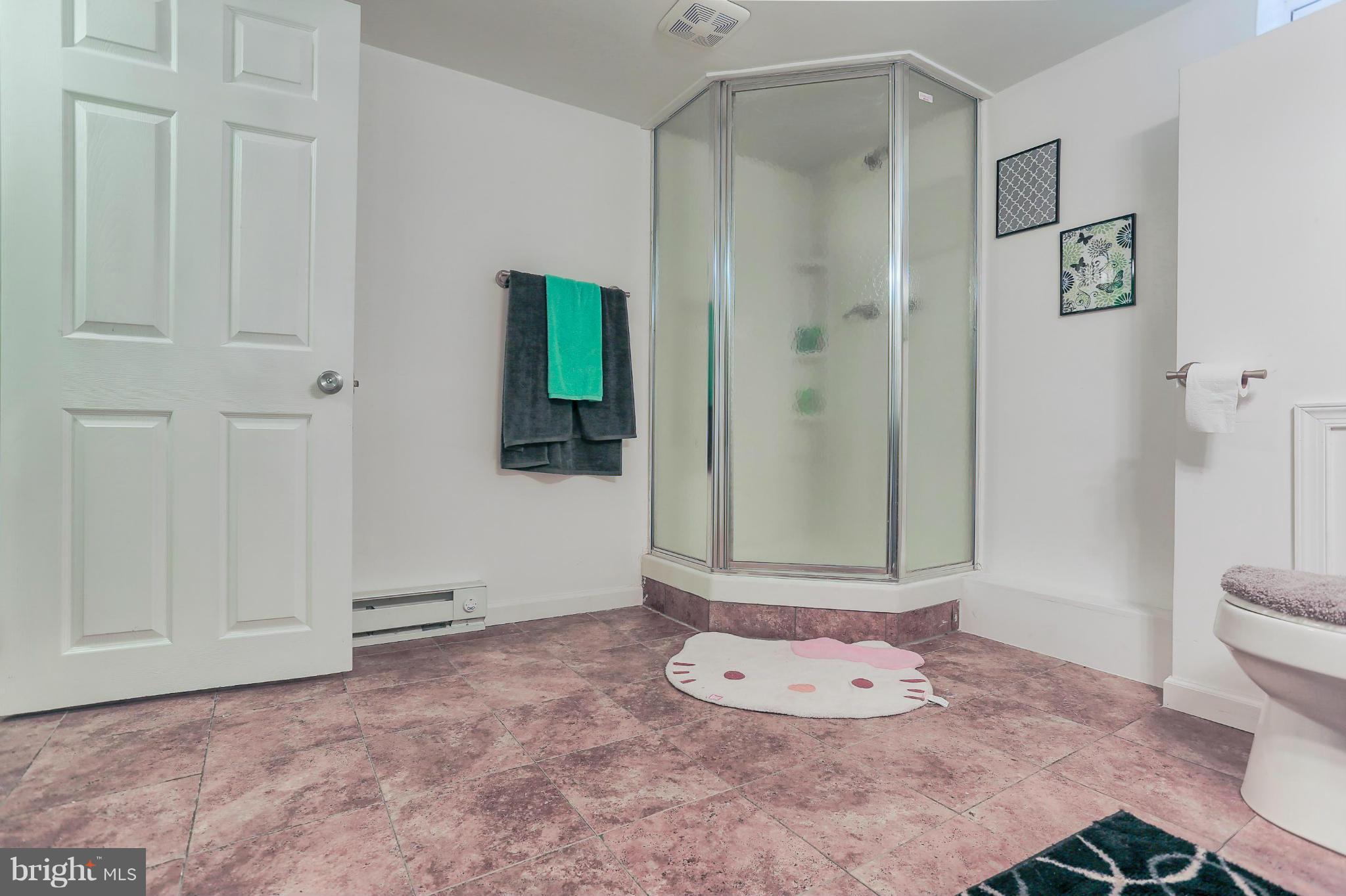 1043 Security Road Hagerstown, MD 21742 - Photo 27 of 29 Bath