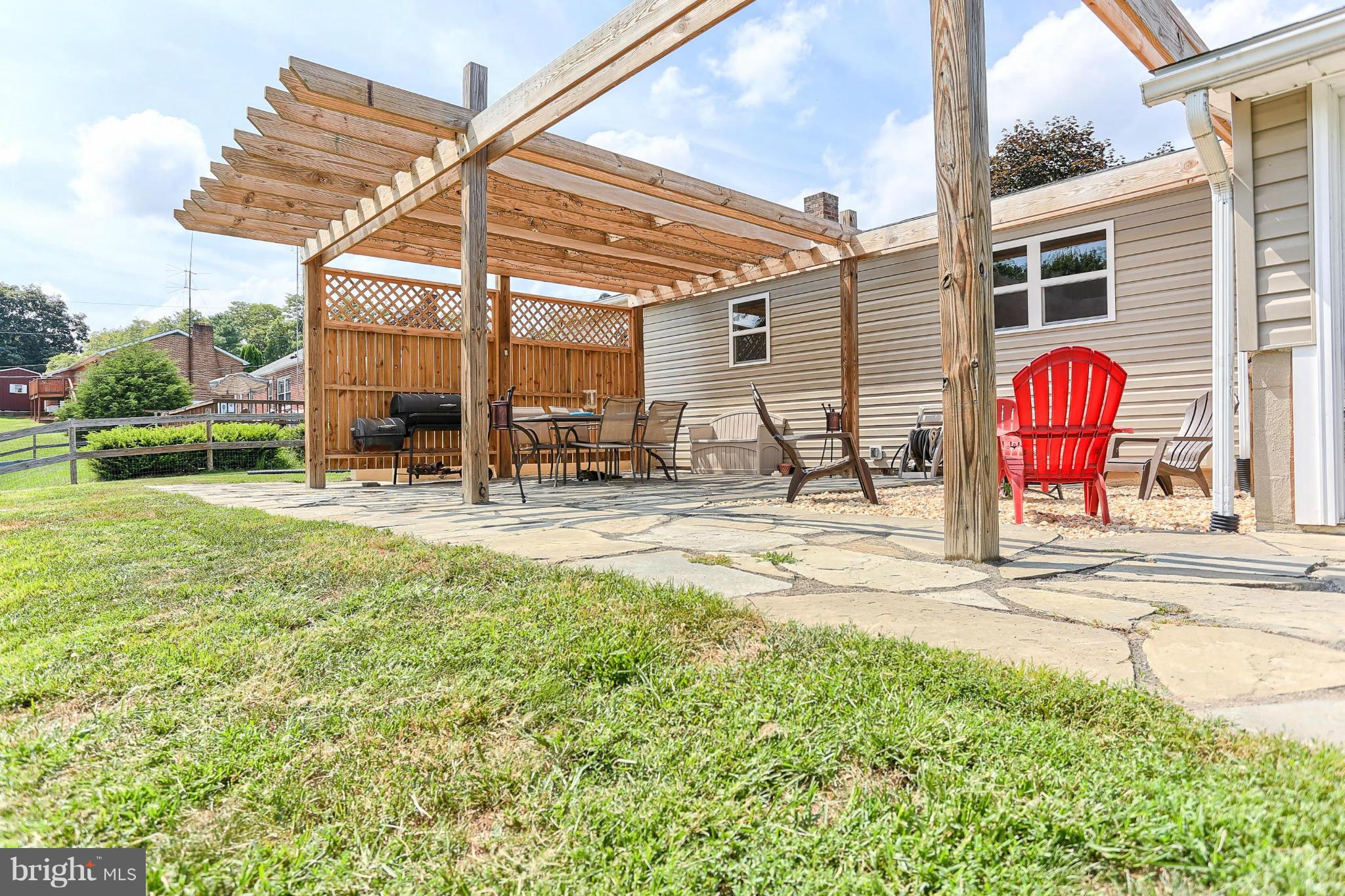1043 Security Road Hagerstown, MD 21742 - Photo 7 of 29 Time to relax