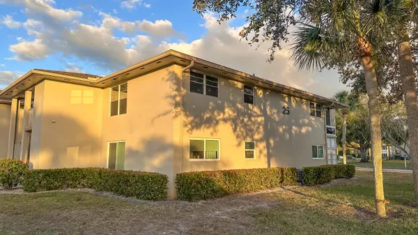 $1,400 | 25 Lake Vista Trail, Unit 204, Port St. Lucie, FL 34952