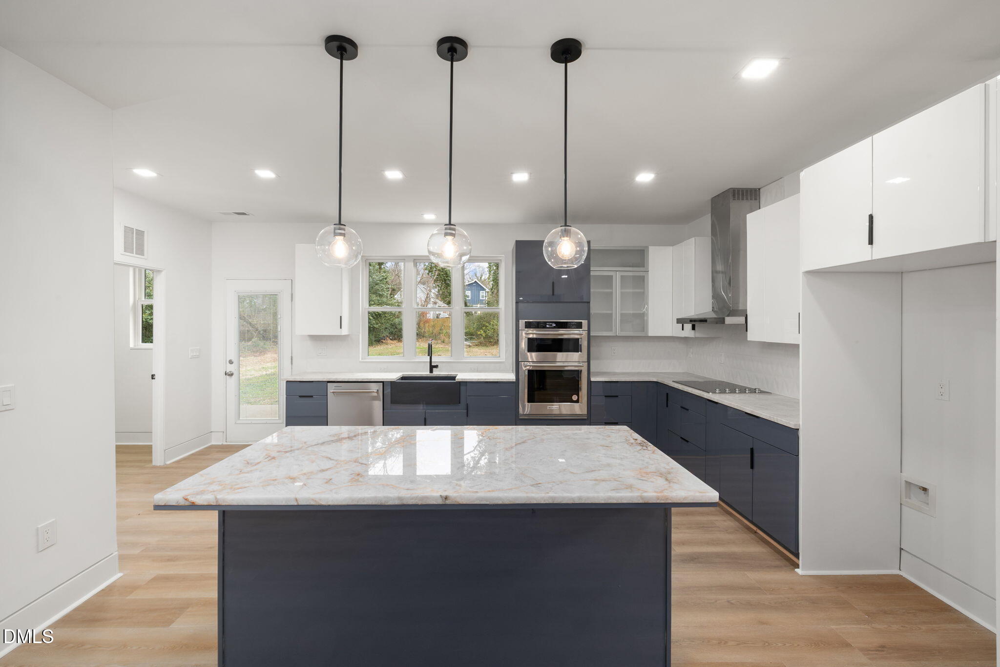 309 Bragg Street Raleigh, NC 27601 - Photo 11 of 55 22-web-or-mls-DX3A1433